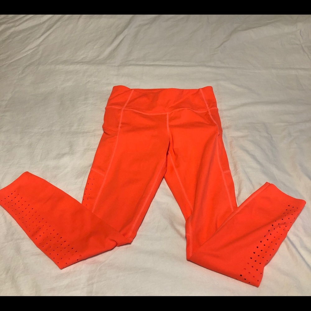 Athleta contender laser cut 7/8 tight in the hottest color of the season